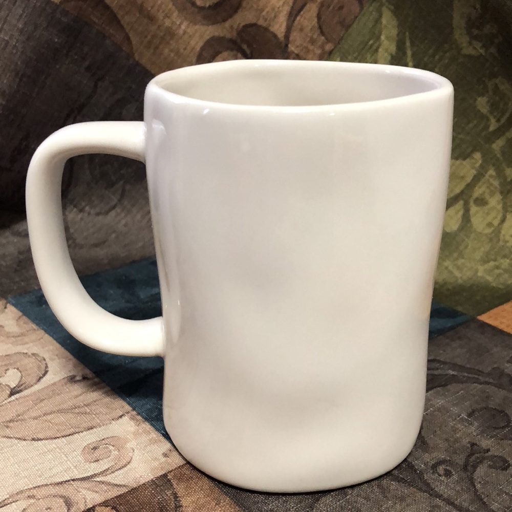 🛍️2/$20🛍️EUC Rae Dunn Mug - Picture 2 of 4
